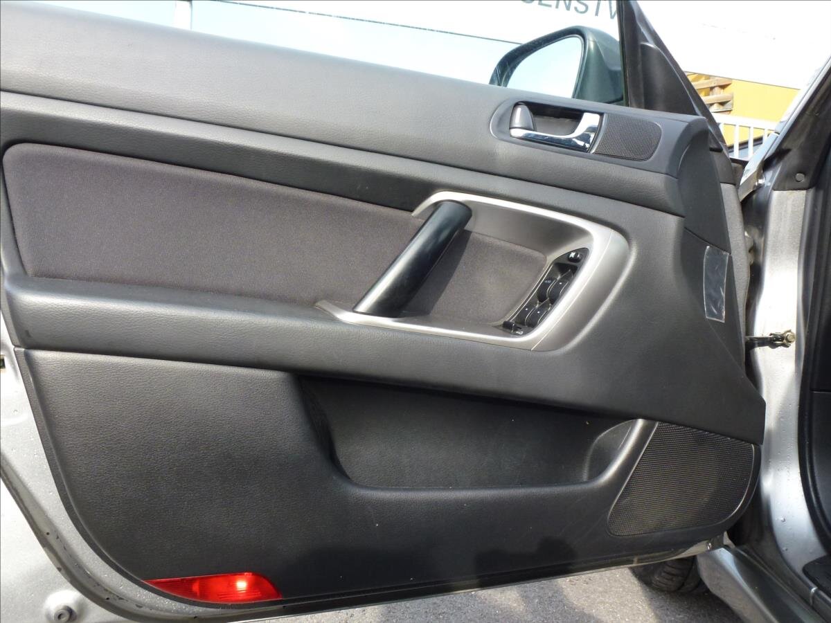 Subaru Legacy Kombi 2,0 l 121 kw