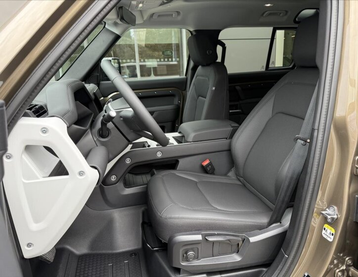 Land Rover Defender SUV / Terénní 3,0 l 147 kw