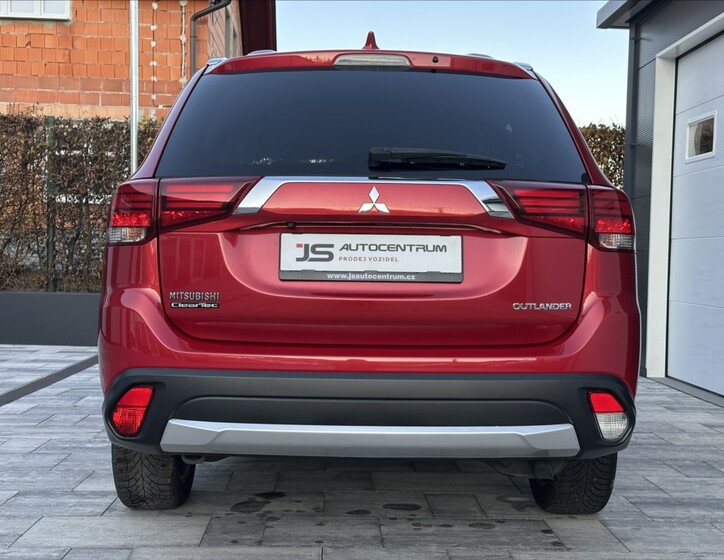 Mitsubishi Outlander 7