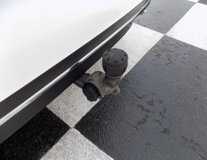 Mercedes-Benz Třídy E 48