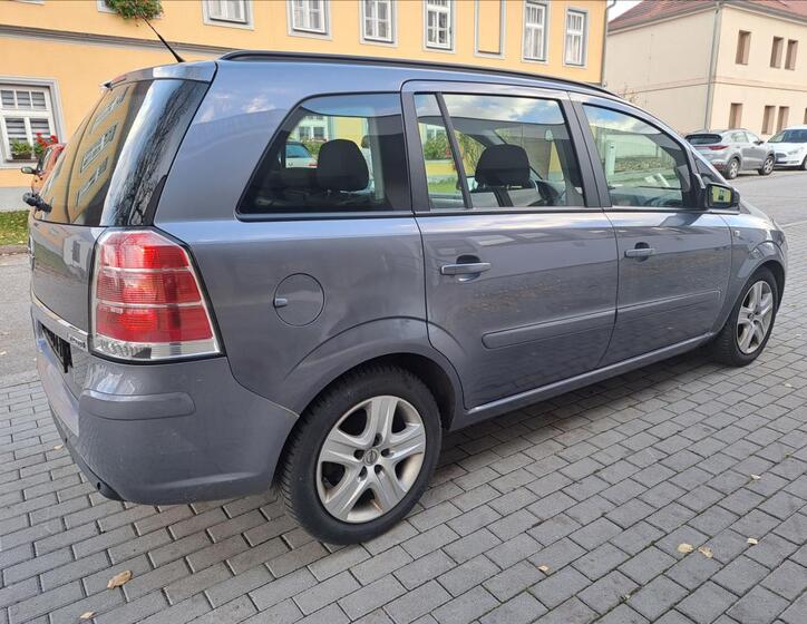 Opel Zafira 10