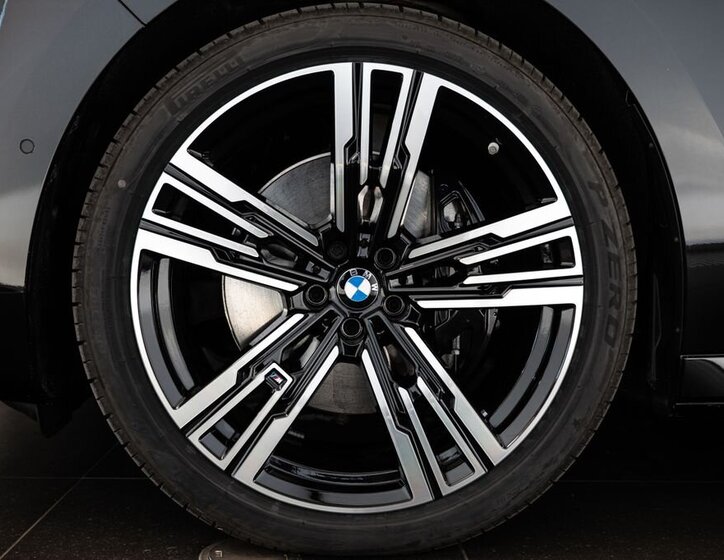 BMW Řada 7 Sedan / Limuzína 3,0 l 220 kw