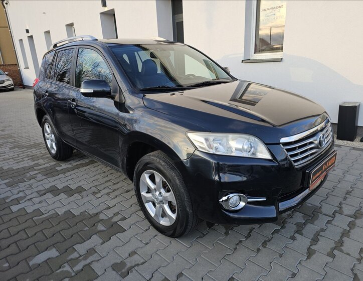 Toyota RAV4 Kombi 2,2 l 110 kw