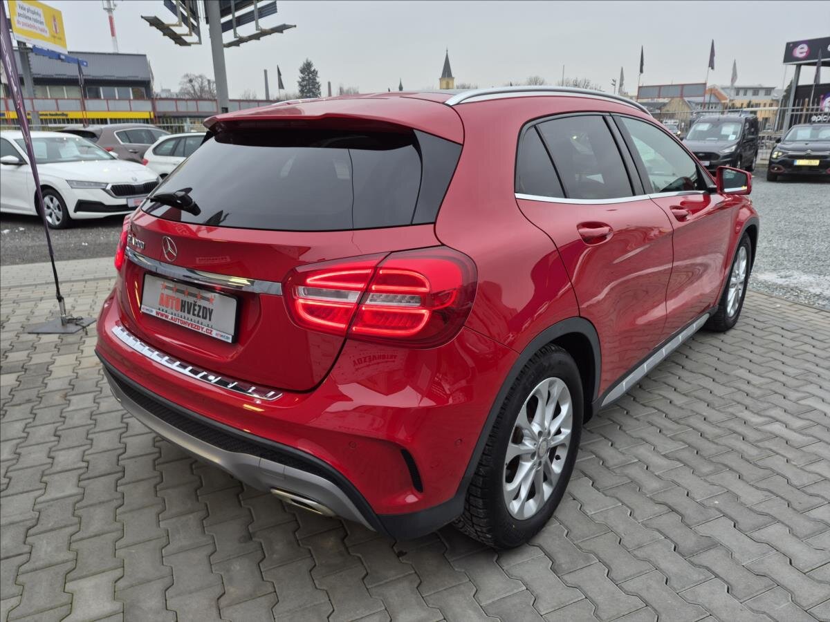 Mercedes-Benz GLA SUV / Terénní 1,6 l 115 kw