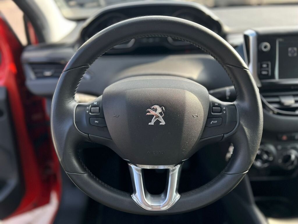 Peugeot 208 Hatchback 1,2 l 61 kw