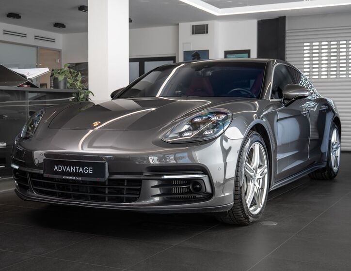 Porsche Panamera 1