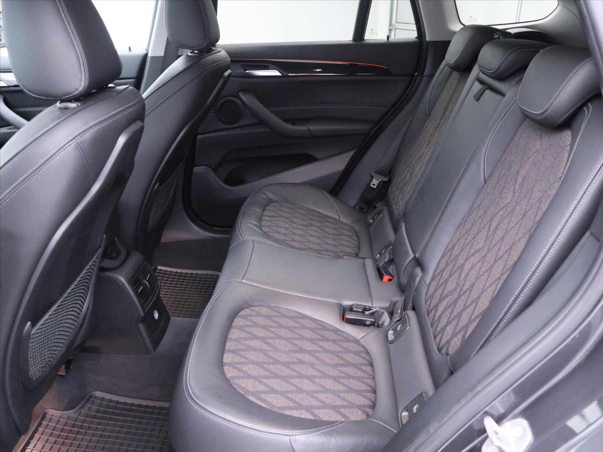 BMW X1 SUV 2,0 l 140 kw