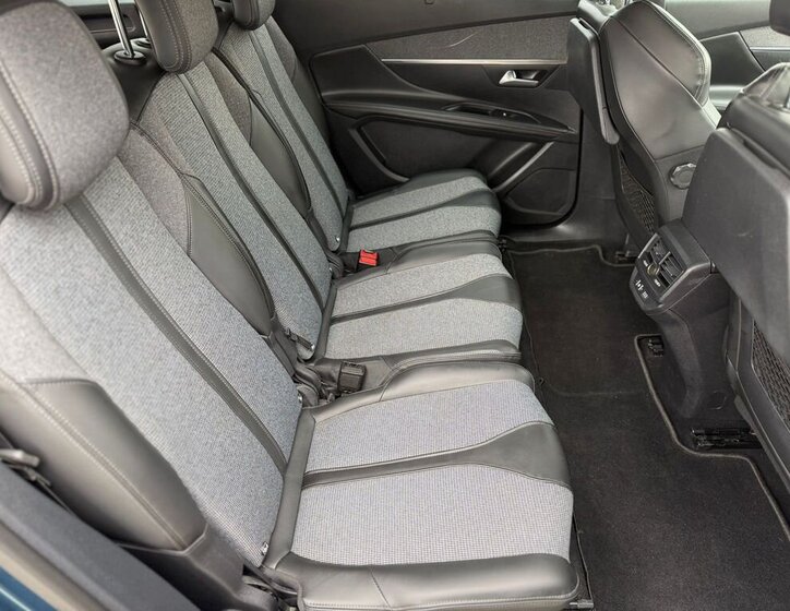 Peugeot 5008 SUV / Terénní 2,0 l 110 kw