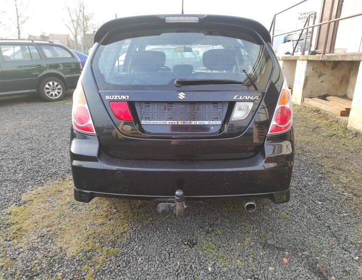 Suzuki Liana 4