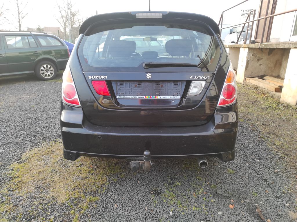 Suzuki Liana
