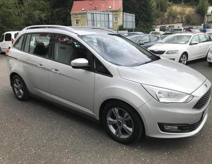 Ford Grand C-MAX 4