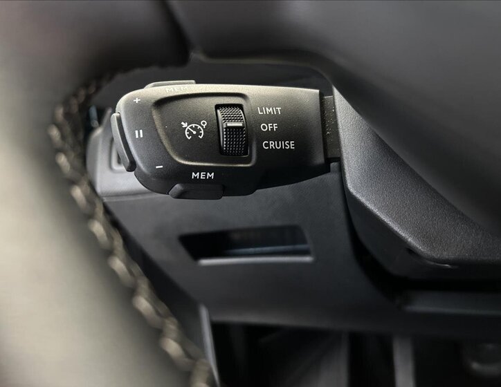 Peugeot 3008 SUV / Terénní 1,5 l 96 kw