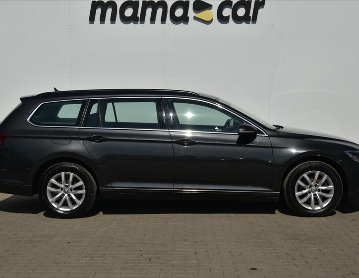 Volkswagen Passat Kombi 1,6 l 88 kw