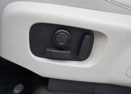 Land Rover Discovery 24