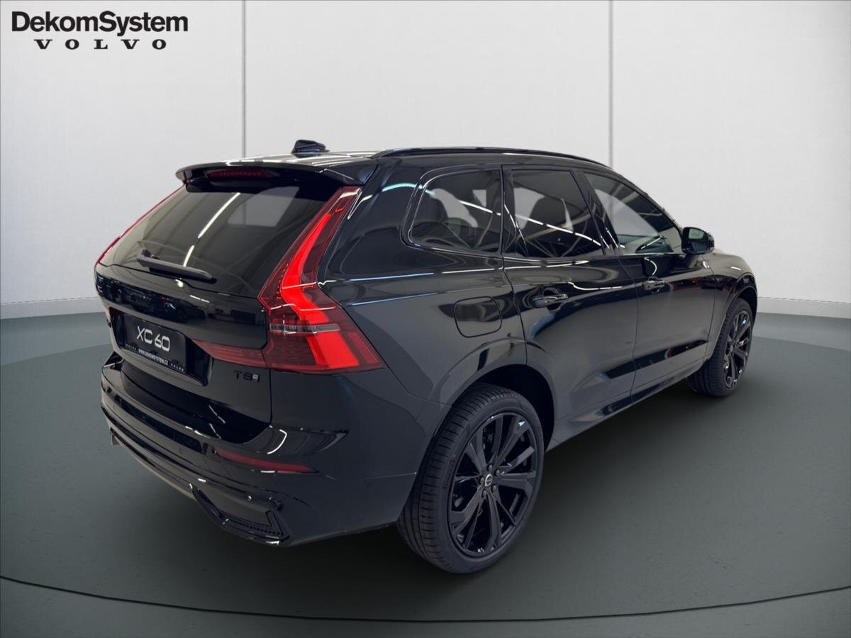 Volvo XC60 SUV / Terénní 2,0 l 228 kw