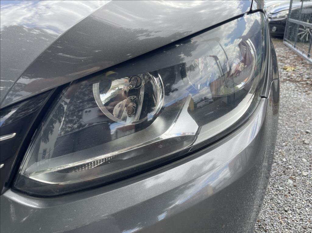 Volkswagen Touran MPV 1,6 l 66 kw