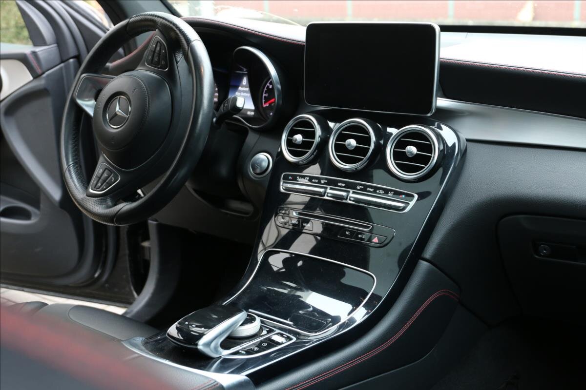 Mercedes-Benz GLC SUV / Terénní 3,0 l 270 kw