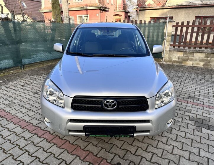Toyota RAV4 10