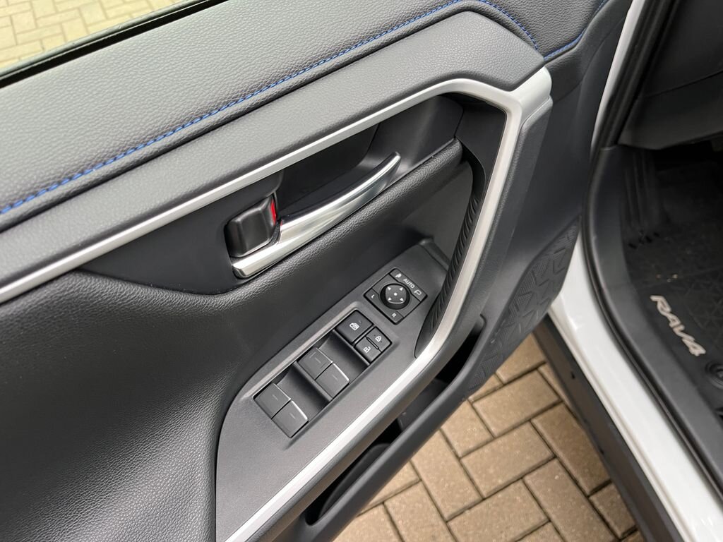 Toyota RAV4 SUV 2,5 l 131 kw