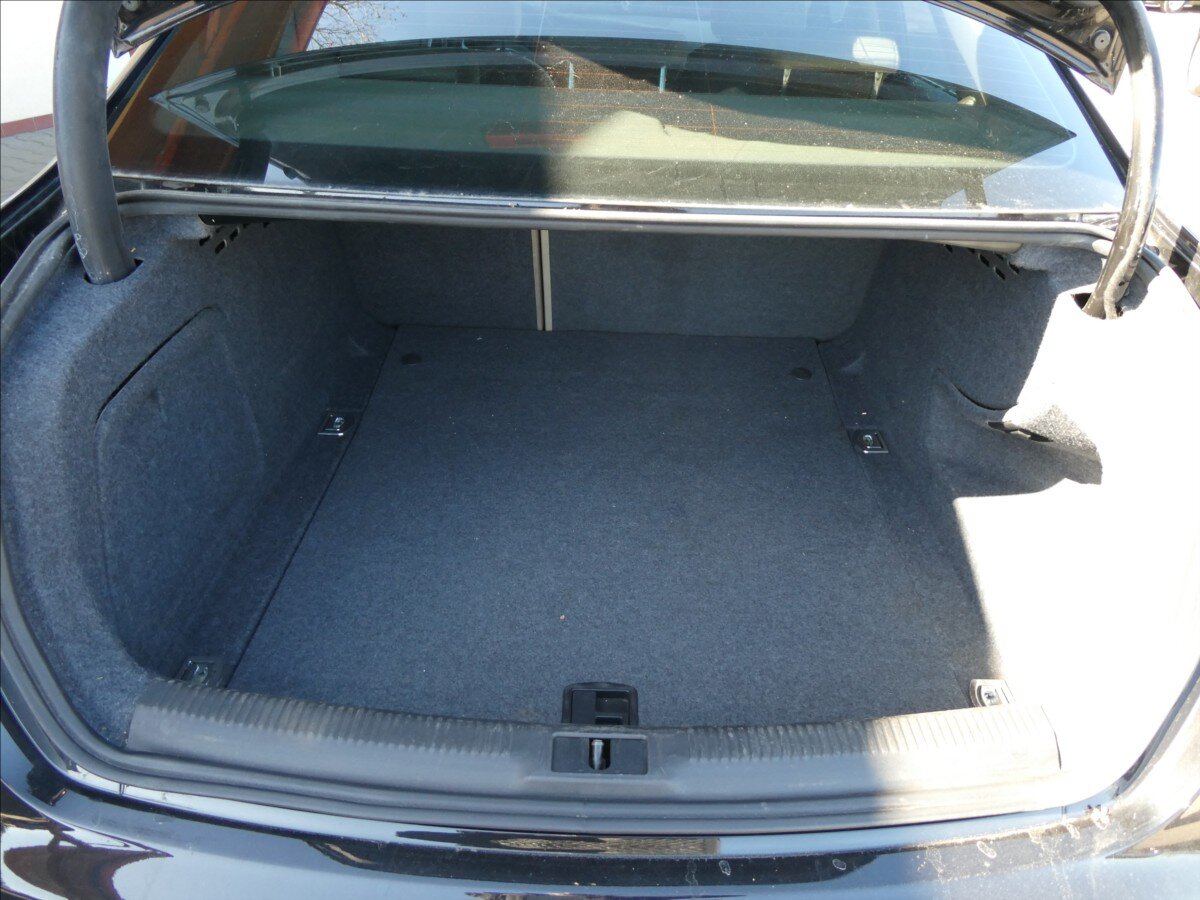 Audi A4 Sedan / Limuzína 2,0 l 105 kw