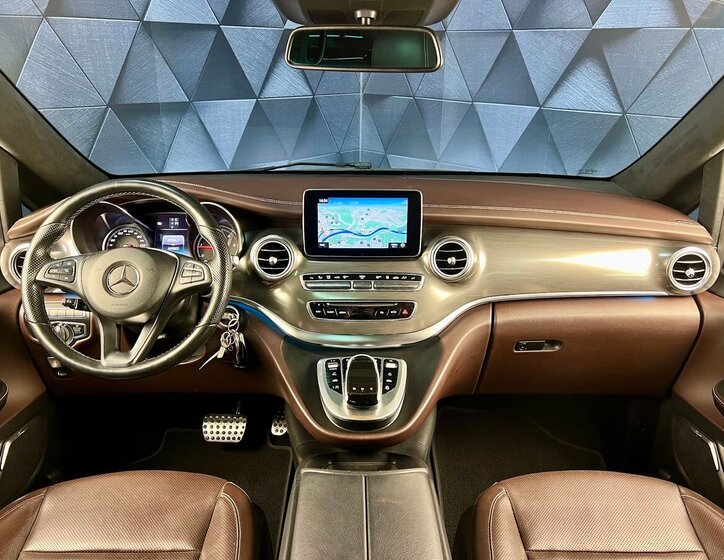 Mercedes-Benz Třídy V 9