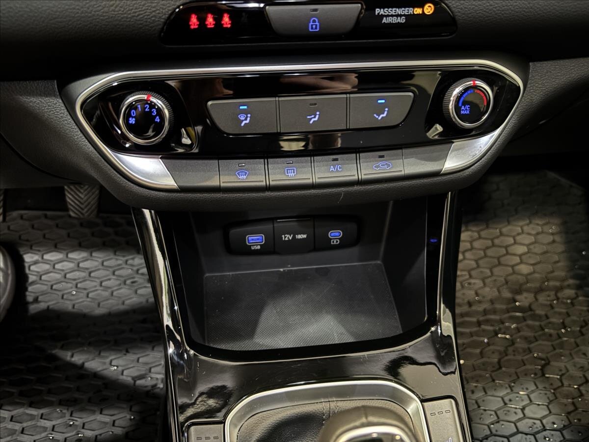 Hyundai i30 Hatchback 1,5 l 70 kw