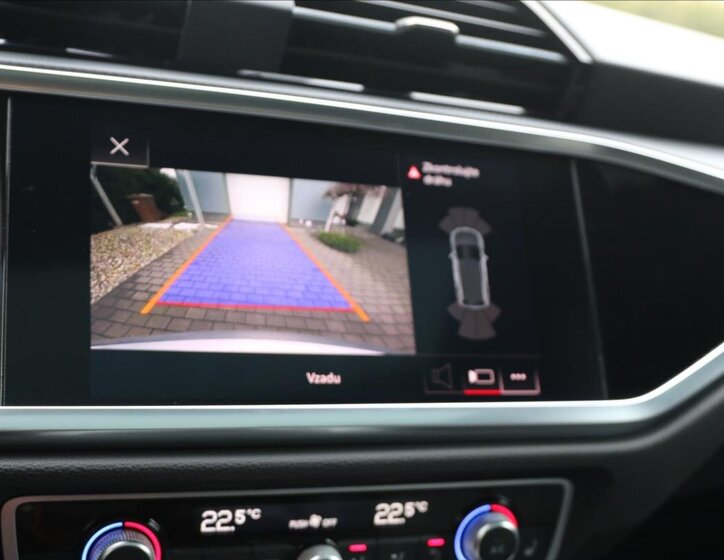 Audi Q3 SUV 2,3 l 137 kw