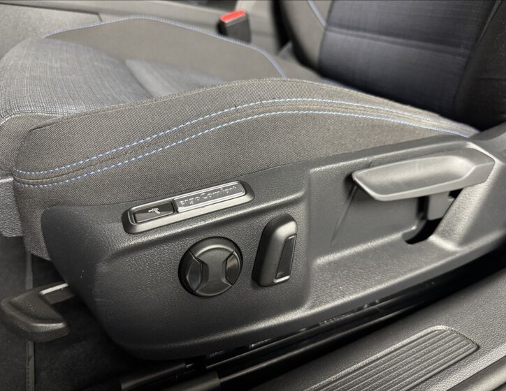 Volkswagen Passat Kombi 1,4 l 160 kw