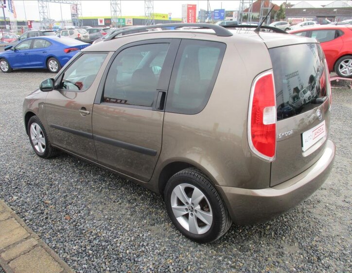 Škoda Roomster 7