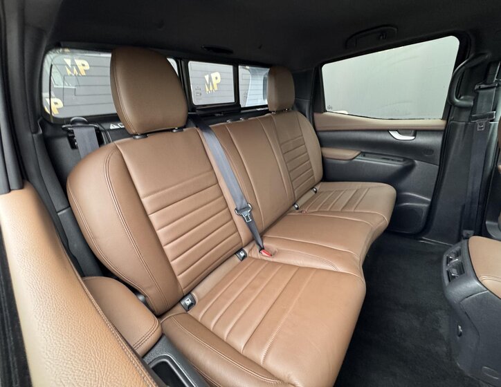 Mercedes-Benz Třídy X 18