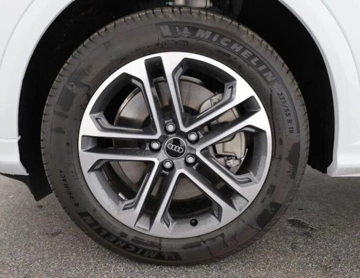 Audi Q5 SUV 2,0 l 150 kw