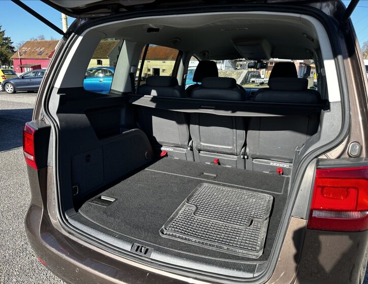 Volkswagen Touran MPV 1,2 l 77 kw