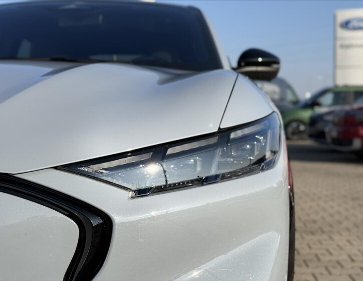 Ford Mustang Mach-E Hatchback 0,0 225 kw