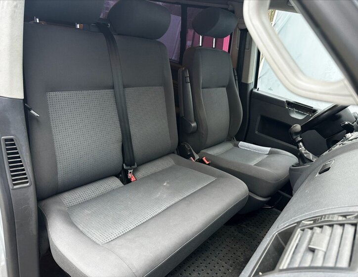 Volkswagen Caravelle 12