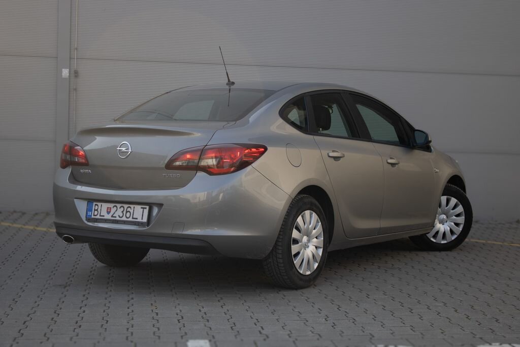 Opel Astra Sedan / Limuzína 1,4 l 103 kw
