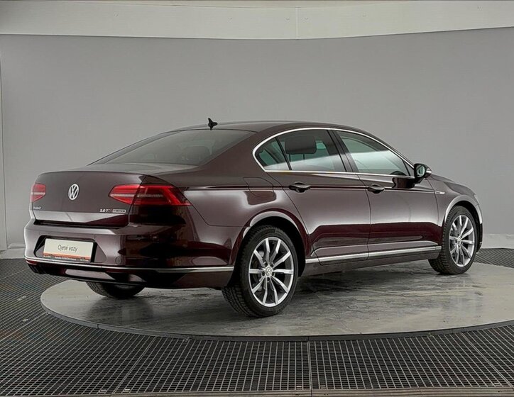 Volkswagen Passat Sedan / Limuzína 2,0 l 140 kw