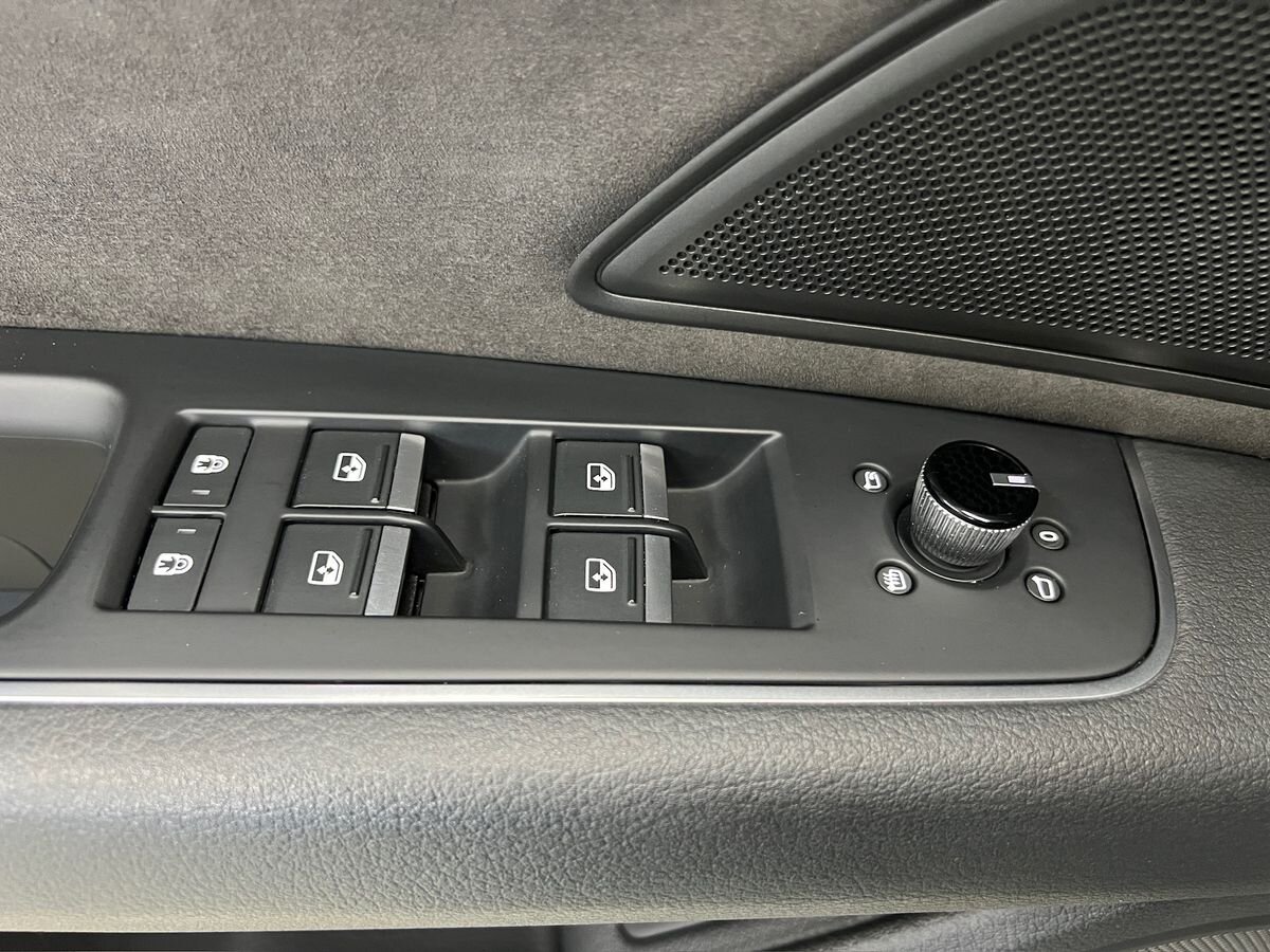 Audi A8 Sedan / Limuzína 3,0 l 210 kw