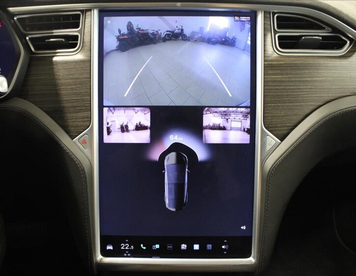 Tesla Model X 26
