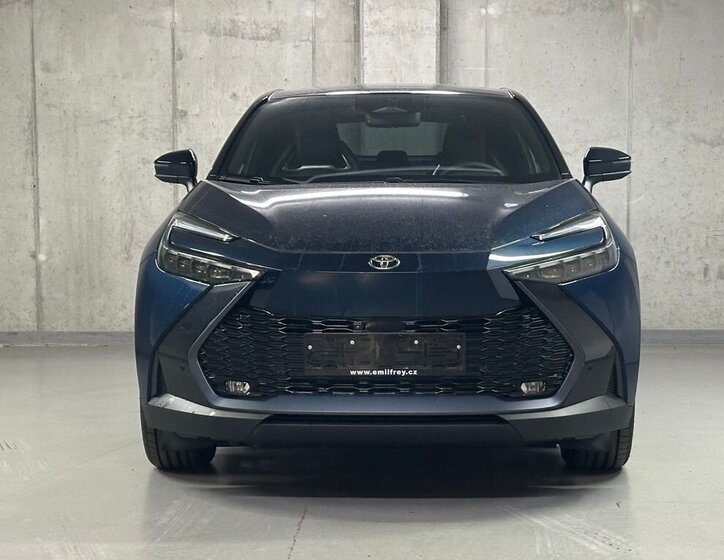 Toyota C-HR 2