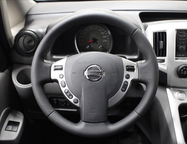 Nissan NV200 17