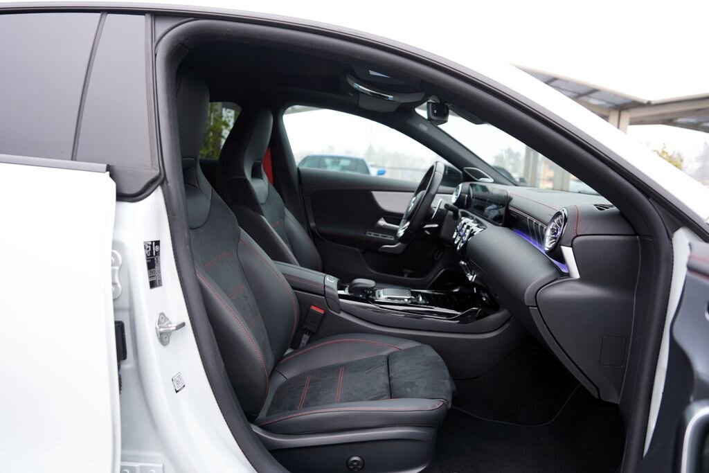 Mercedes-Benz CLA Sedan 2,0 l 340 kw