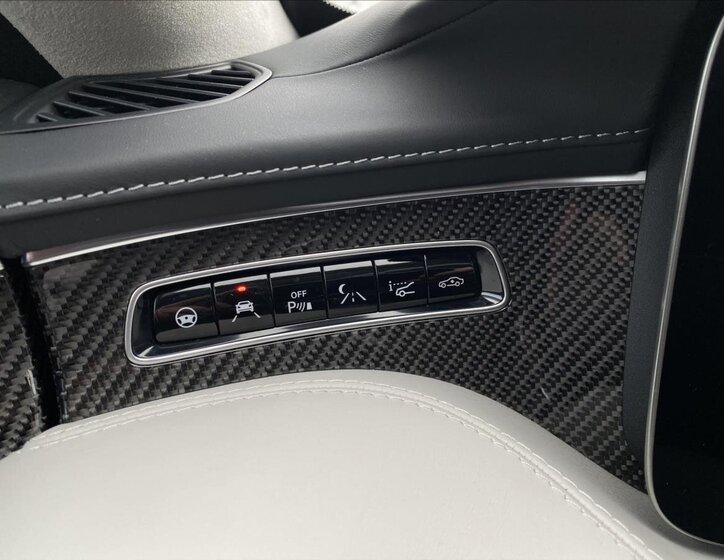 Mercedes-Benz Třídy S Kupé 4,0 l 450 kw