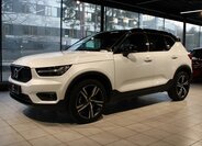 Volvo XC40 SUV / Terénní 2,0 l 140 kw