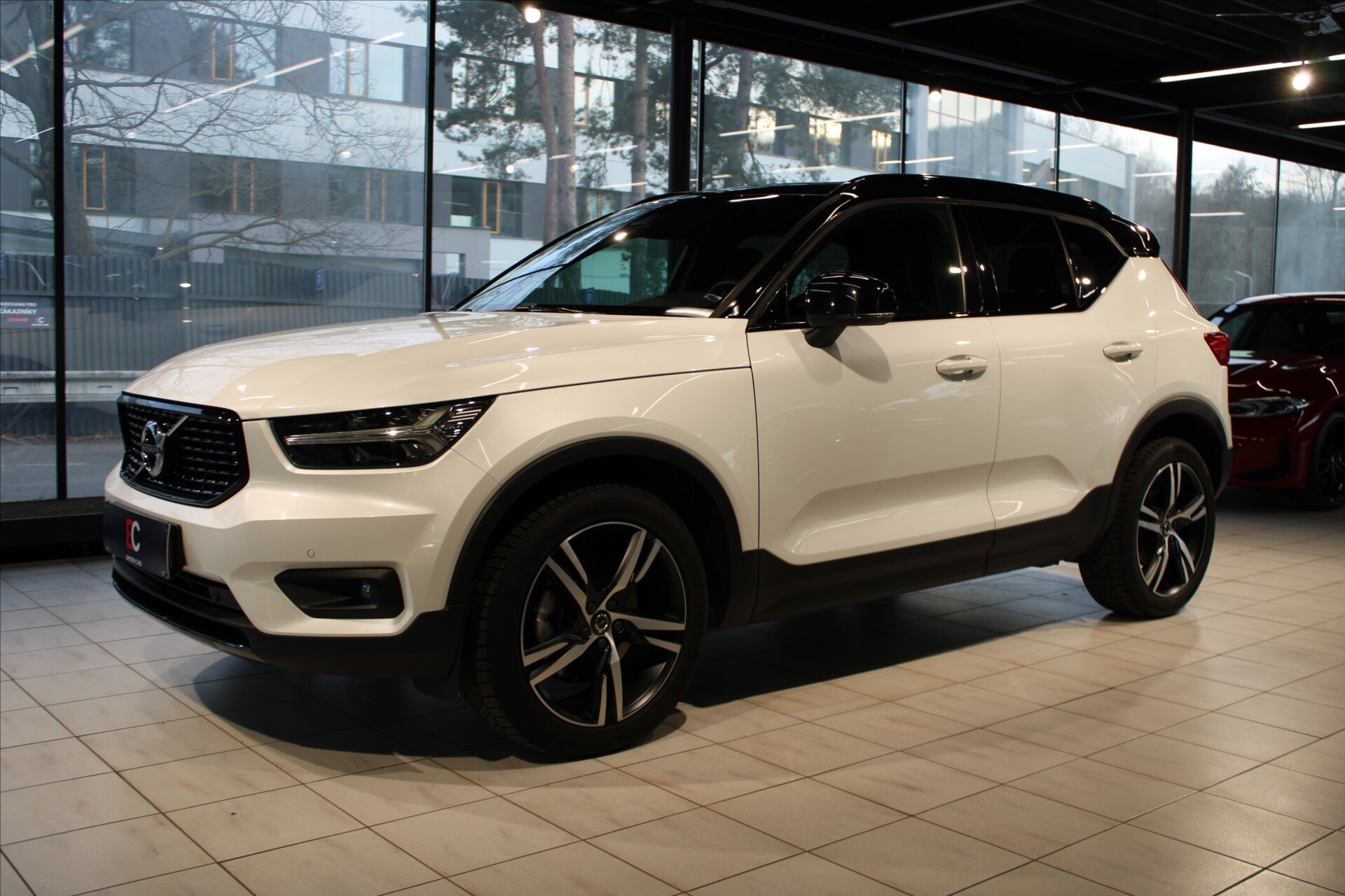 Volvo XC40 SUV / Terénní 2,0 l 140 kw