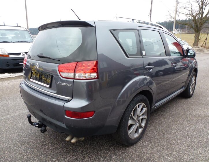Citroën C-Crosser SUV 2,2 l 115 kw