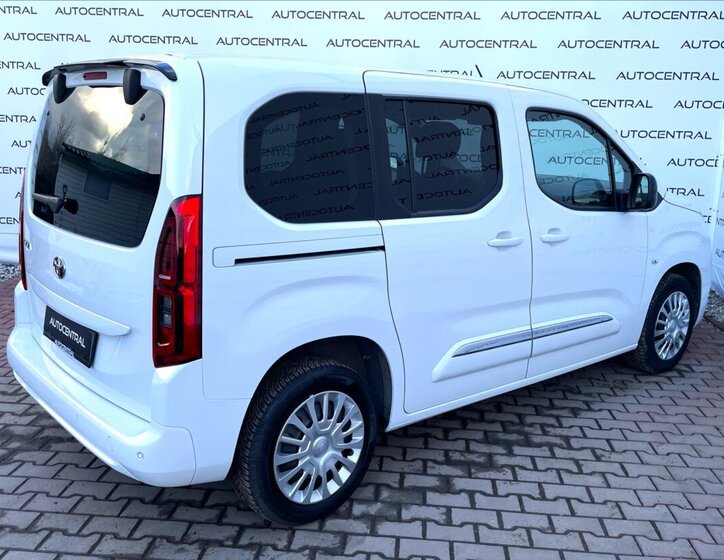 Toyota ProAce City Verso MPV 1,2 l 81 kw