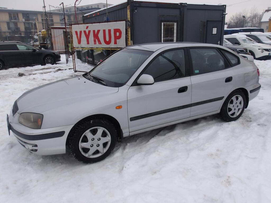 Hyundai Elantra Sedan 1,6 l 77 kw