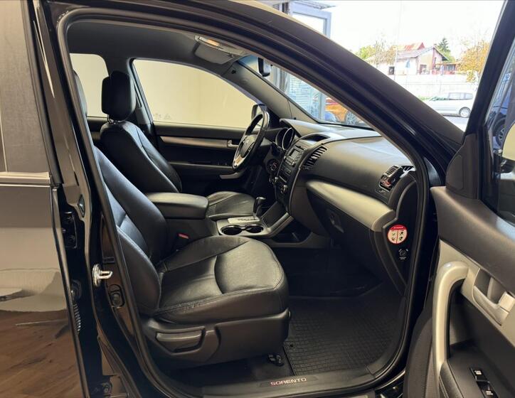KIA Sorento 9