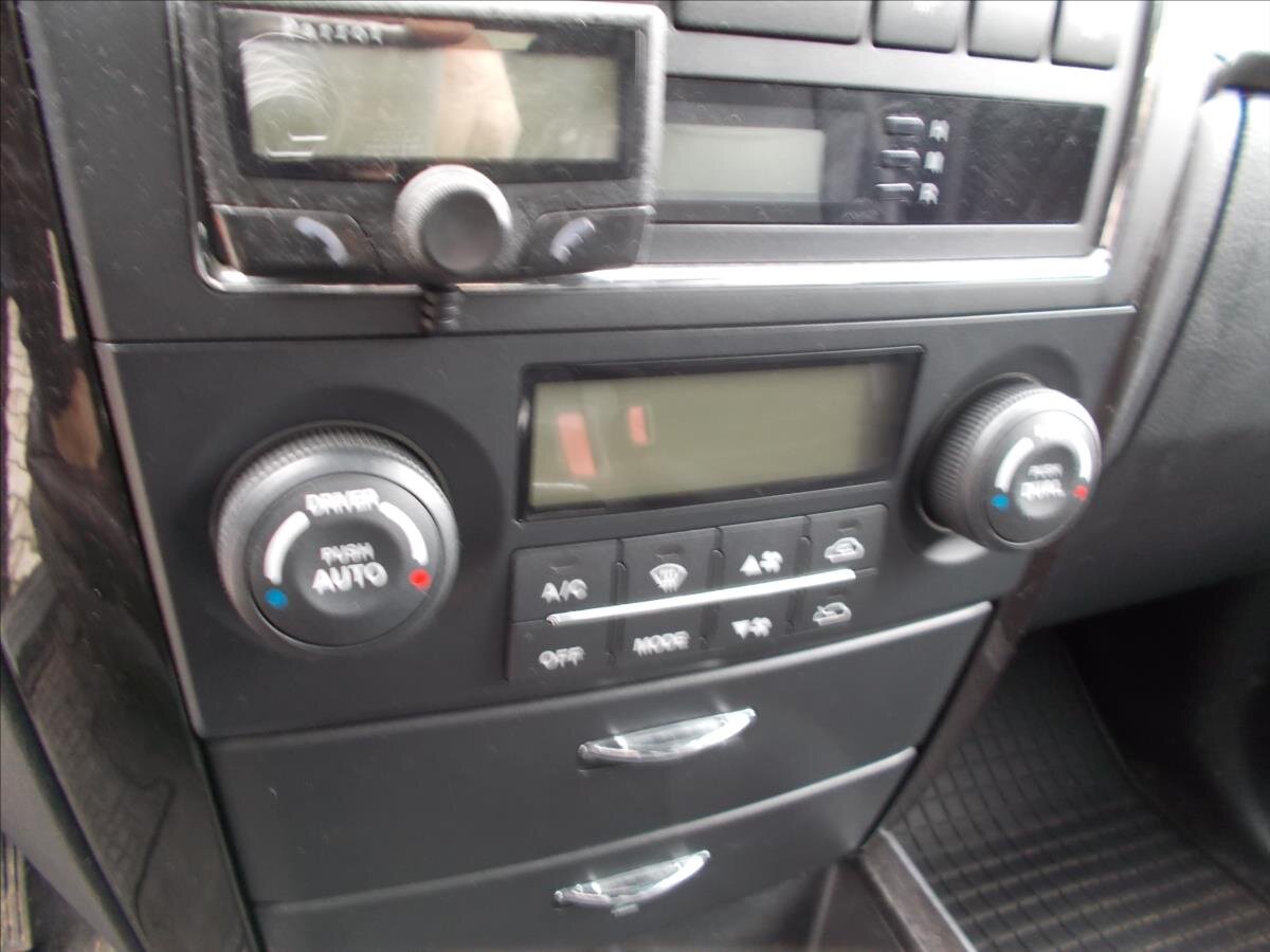 KIA Sorento SUV / Terénní 2,5 l 125 kw