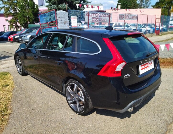 Volvo V60 Kombi 2,0 l 120 kw